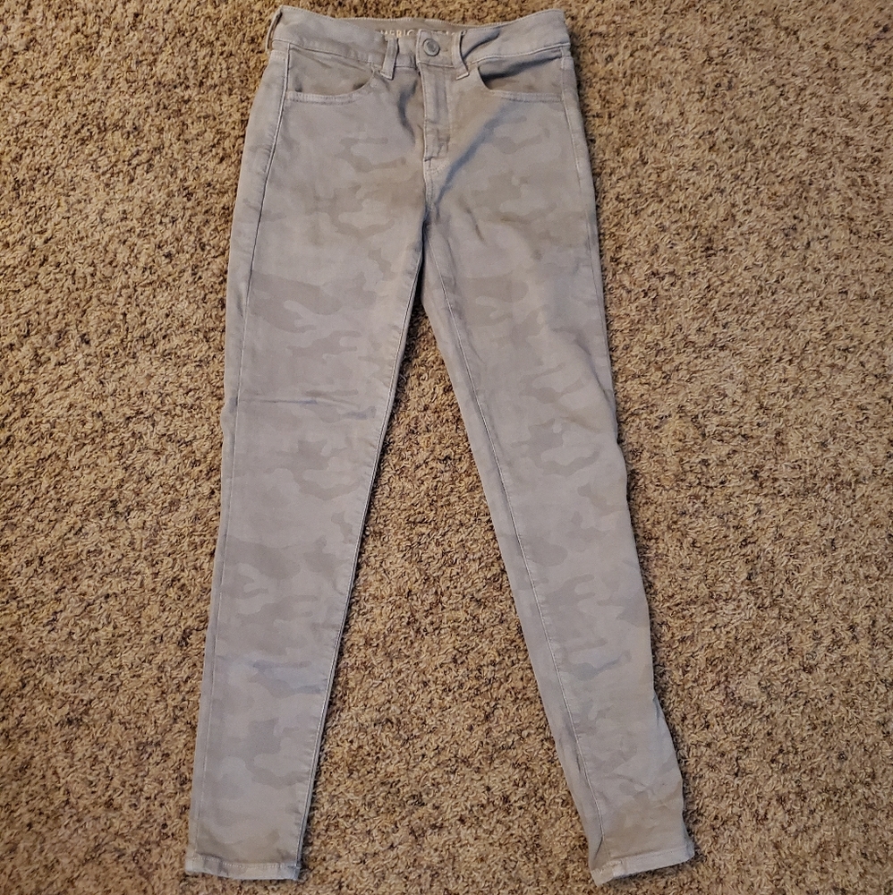 American Eagle Camo High Rise Jegging